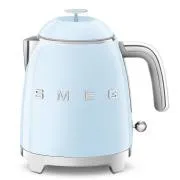 Smeg KLF05PBEU – mini czajnik elektryczny, 0,8 l / 3 filiżanki, 1400 W, styl lat 50., pastelowy niebieski