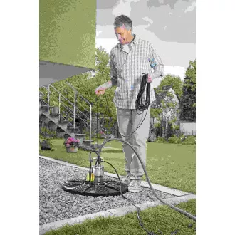 Pompa zanurzeniowa ciśnieniowa do cystern Karcher BP 2, 800 W, 5700 l/h, głębokość zanurzenia 7 m, wbudowany filtr wstępny