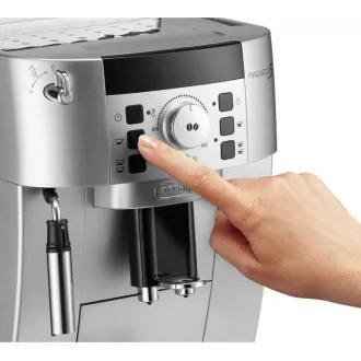 Automatyczny ekspres do kawy DeLonghi Magnifica S ECAM 22.110.SB