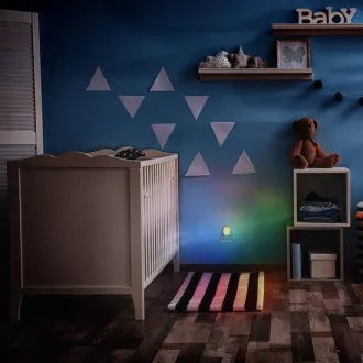 Lampka nocna LED Solight RGB z czujnikiem światła, możliwość wyboru barwy światła, 230V Lampka nocna LED Solight RGB z czujnikiem światła, możliwość wyboru barwy światła, 230V
