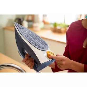 Żelazko parowe Philips 7000 Series DST7030/20, 2800 W, Calc-Clean, blokada kapania, ciemnoniebieskie