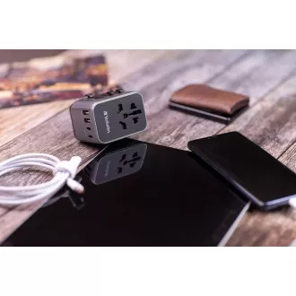 Uniwersalny adapter podróżny VERBATIM UTA-03
